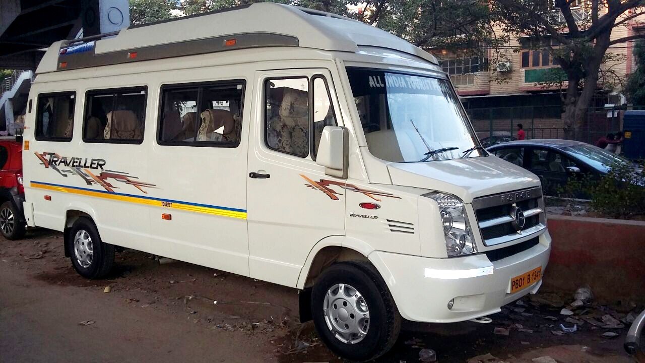 traveller vehicles in india